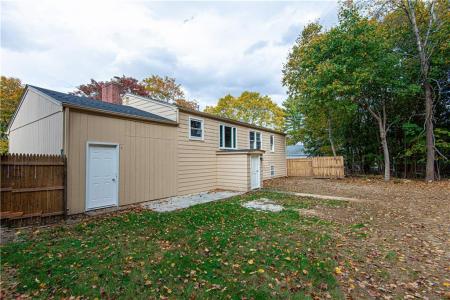 20 Maplewood Drive, Coventry, Rhode Island 02816, USA