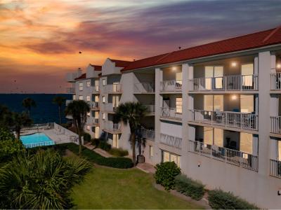 3360 S Atlantic Avenue 304, Cocoa Beach, Florida 32931