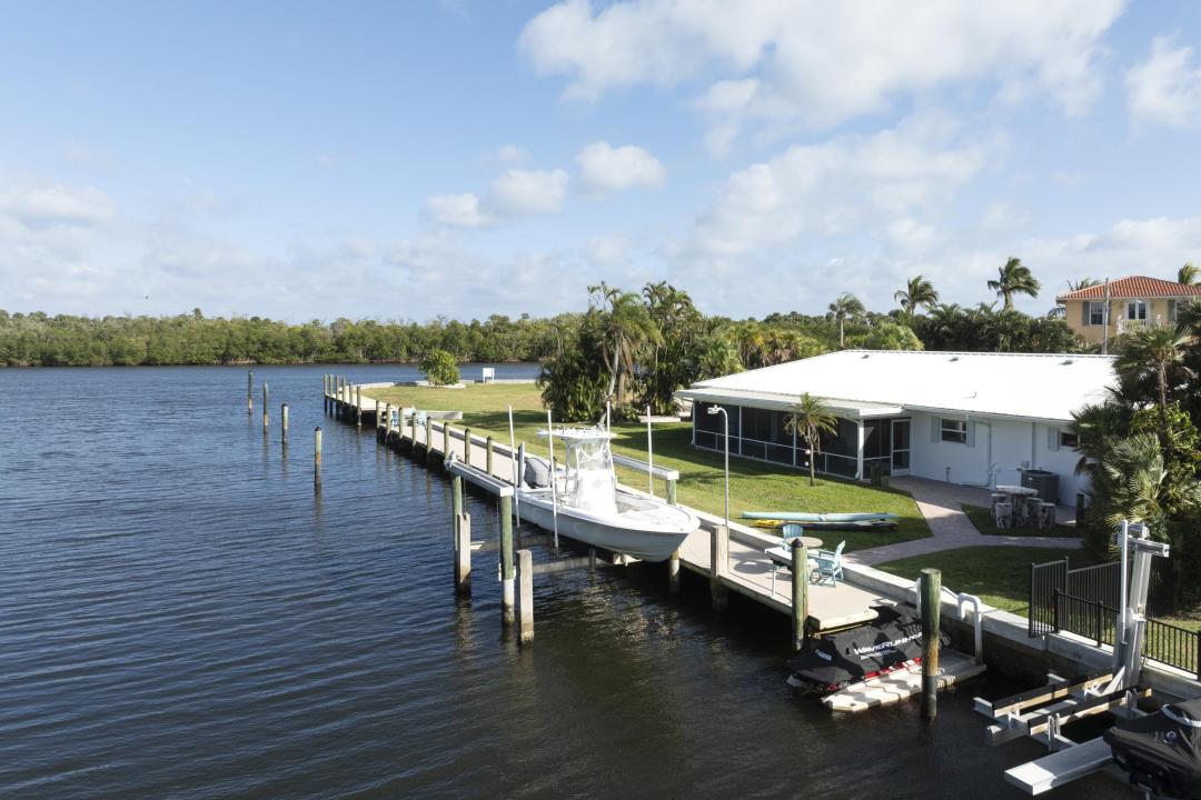 8585 SE Palm Street, Hobe Sound, Florida 33455