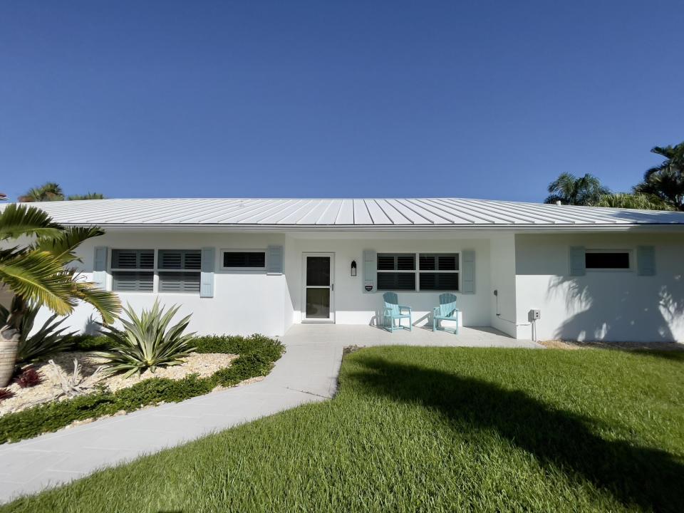 8585 SE Palm Street, Hobe Sound, Florida 33455