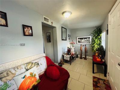 244 SW 36th Ave, Miami, Florida 33135, USA