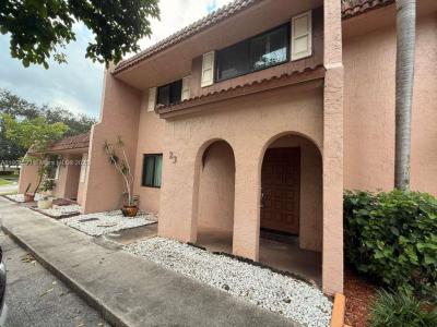 23 N Valencia Dr 2-32, Davie, Florida 33324, USA