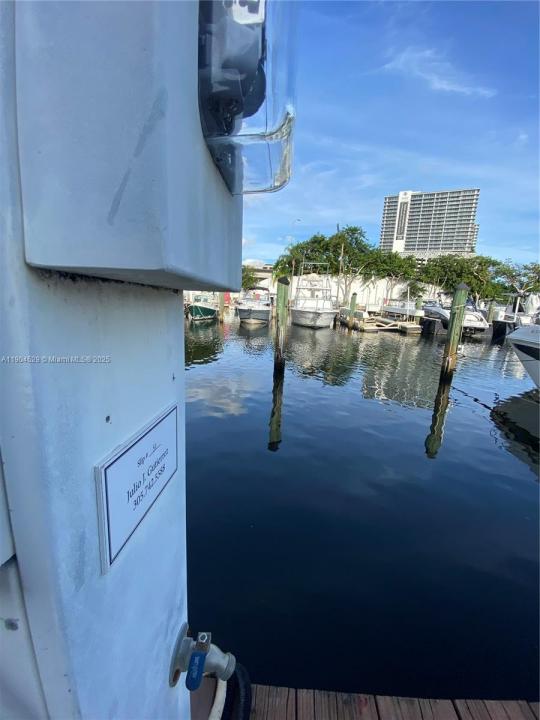 1700 NW North River Dr. #51, Miami, Floryda 33125, USA