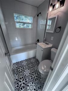 704 S Main Avenue, Lake Placid, Florida 33852, USA