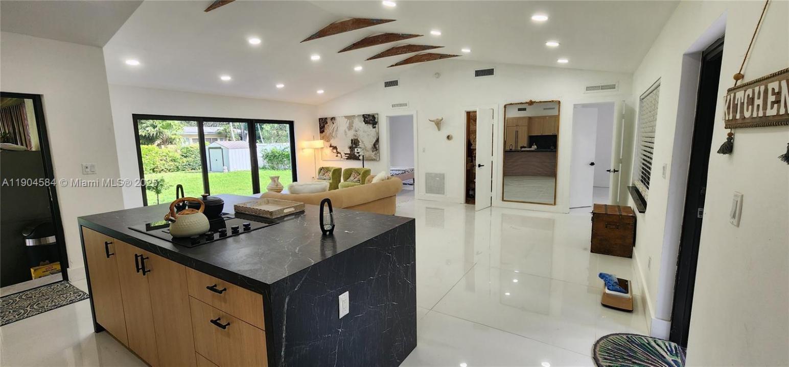 125 NE 107th St, Miami Shores, Flórida 33161, Estados Unidos