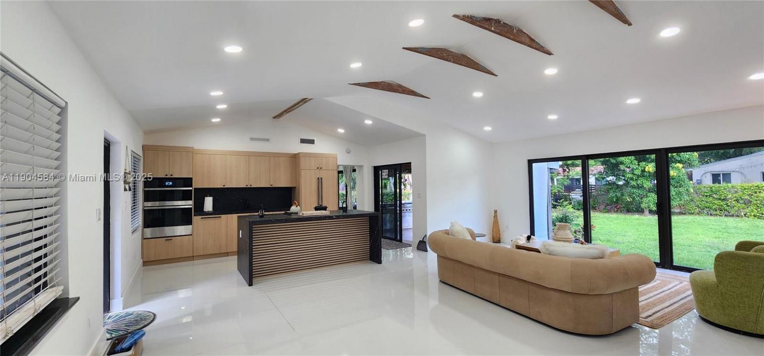 125 NE 107th St, Miami Shores, Flórida 33161, Estados Unidos