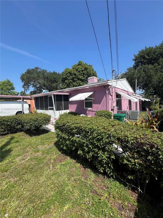 1733 NW 40th Street, Miami, Florida 33142