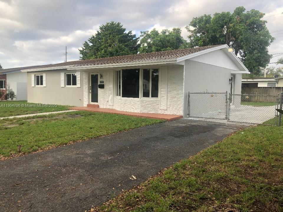 2650 SW 96th Ave, Miami, Florida 33165