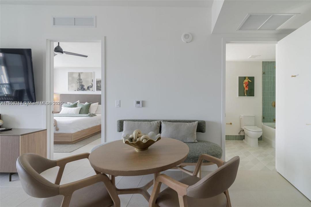 159 NE 6th St 2404, Miami, Florida 33132