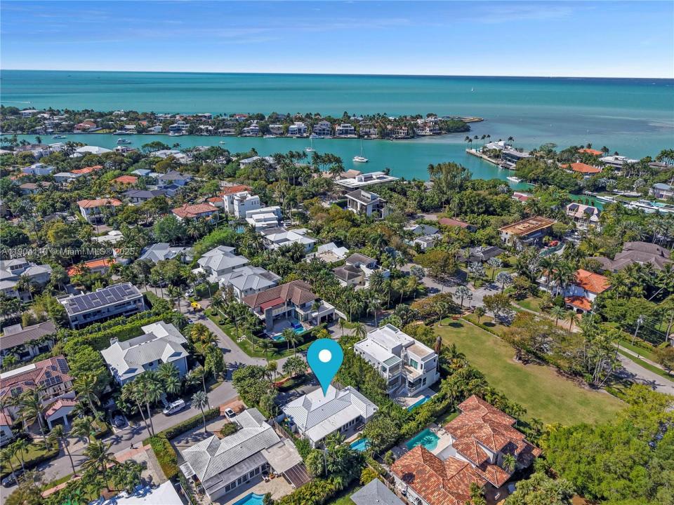 365 W Enid Dr, Key Biscayne, Florida 33149
