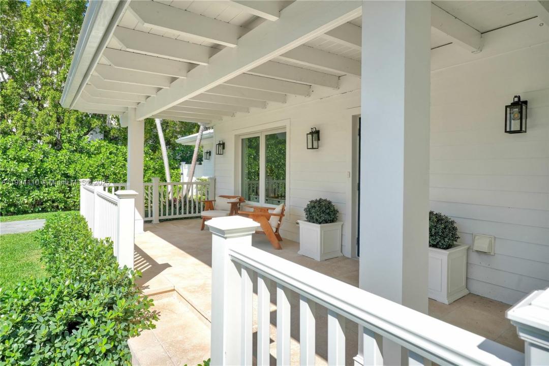 365 W Enid Dr, Key Biscayne, Florida 33149