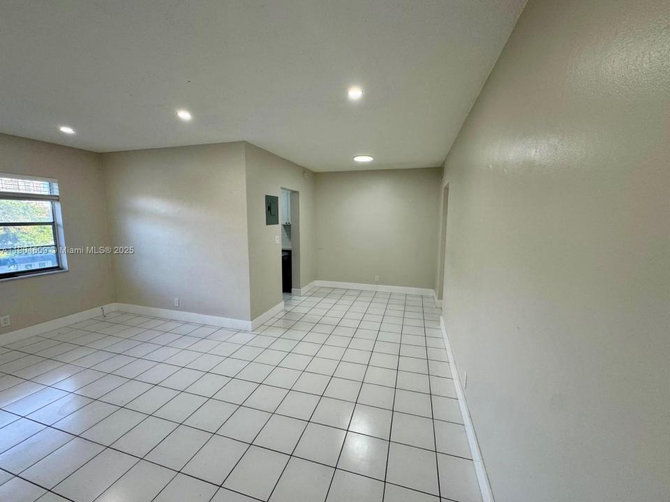 2418 Polk St 206, Hollywood, Florida 33020