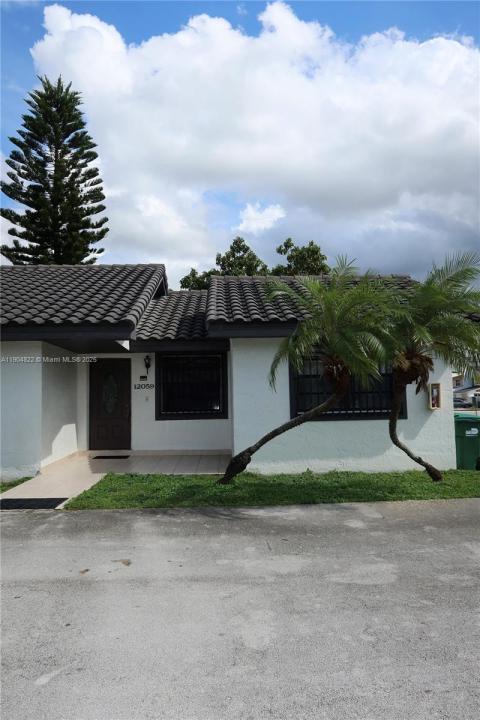 12059 SW 10th St 201, Miami, Florida 33184