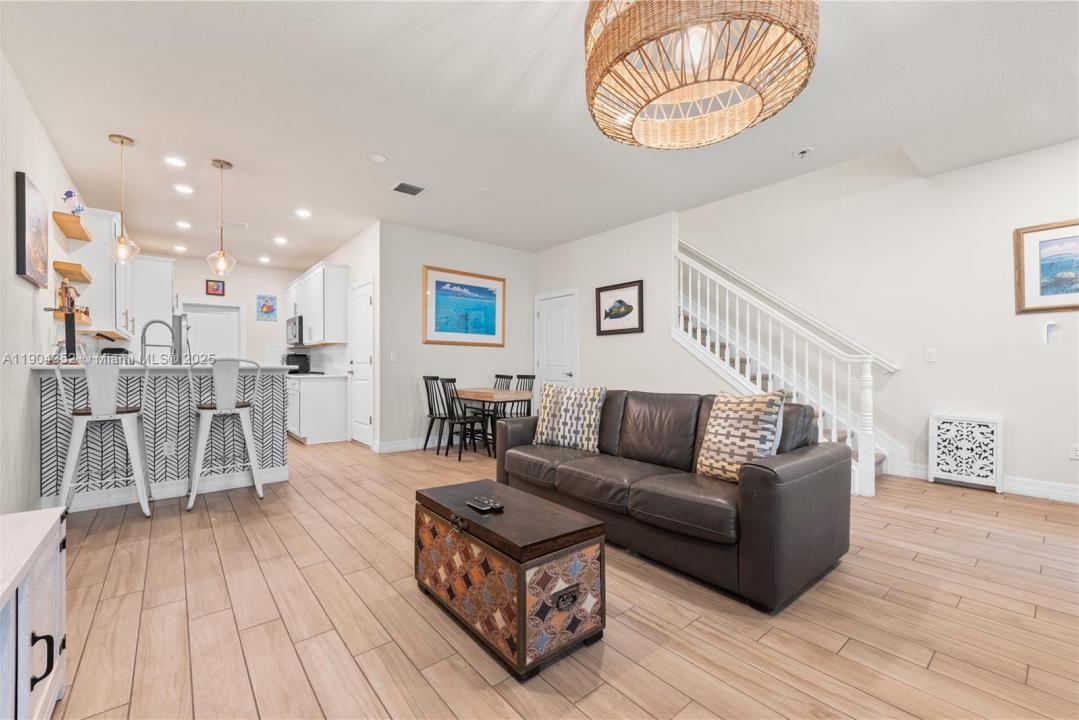 1030 Eucalyptus Dr 2, Hollywood, Florida 33021