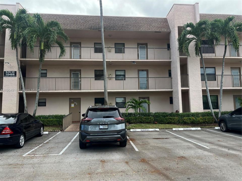 10466 Sunrise Lakes Blvd 108, Sunrise, Floride 33322, États-Unis