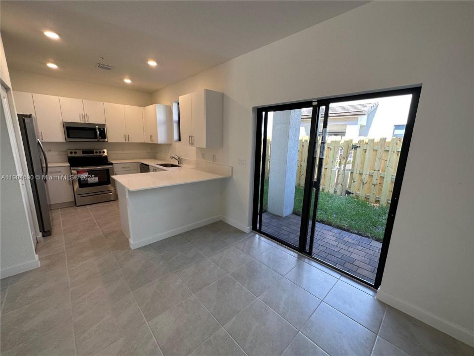 261 SW 159th Way ., Pembroke Pines, פלורידה 33027, ארצות הברית של אמריקה