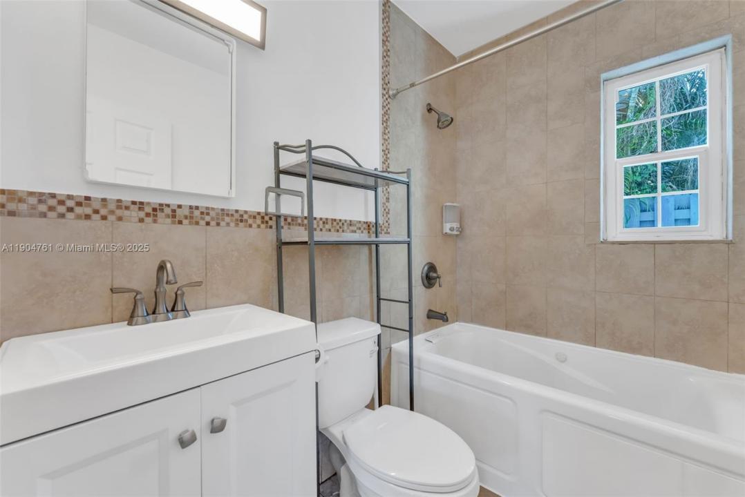 1639 Hayes St 2, Hollywood, Florida 33020, Stati Uniti