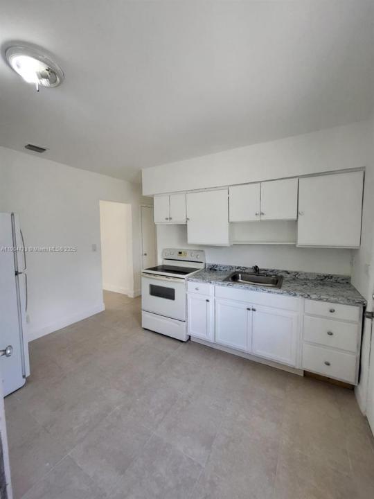 640 NW 77th St, Miami, Florida 33150