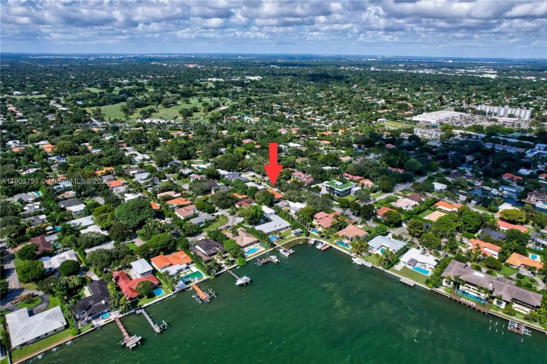 1266 NE 101st St, Miami Shores, Floride 33138, États-Unis