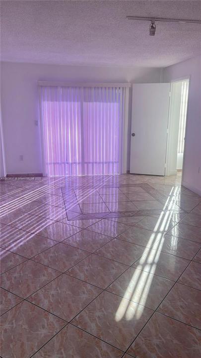 4801 NW 7th St 703-16, Miami, Florida 33126, Amerika Birleşik Devletleri