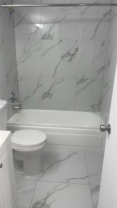 4801 NW 7th St 703-16, Miami, Florida 33126, Amerika Birleşik Devletleri