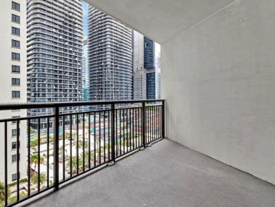 999 SW 1st Ave 2901, Miami, Florida 33130, USA