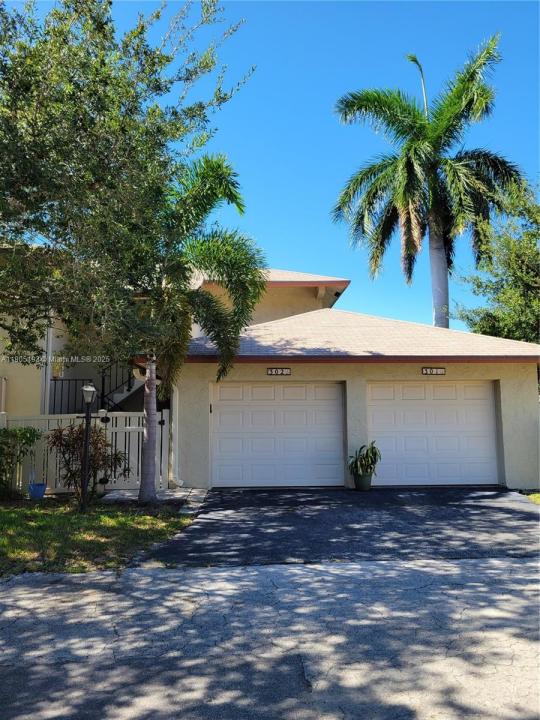1821 NE 40th Ct 302, Pompano Beach, Florida 33064