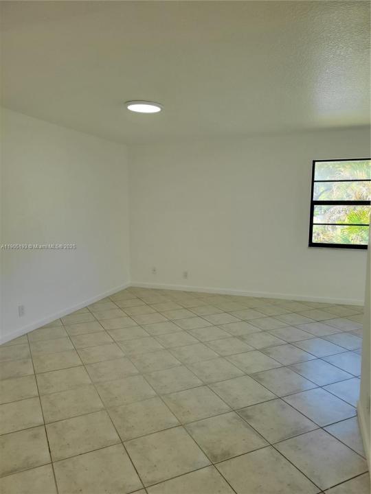 1821 NE 40th Ct 302, Pompano Beach, Florida 33064