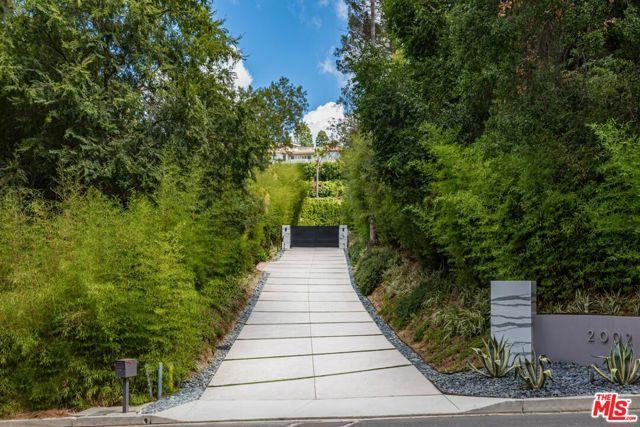 LOMA VISTA Drive, Beverly Hills, California 90210