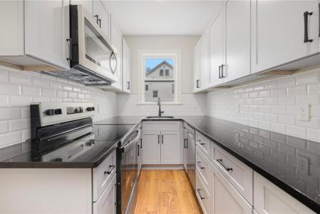 146 EVERGREEN Street 1, Providence, Rhode Island 02906, USA