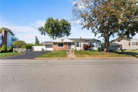 36 Woodbine Street, East Providence, Rhode Island 02915, USA