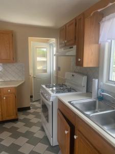 69 Dorr Avenue 1, East Providence, Rhode Island 02915, Estados Unidos