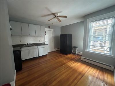 915 Dexter Street 2R, Central Falls, Rhode Island 02863, USA