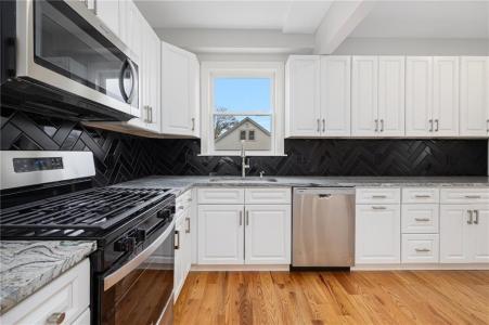 148 EVERGREEN Street 2, Providence, Rhode Island 02906, USA