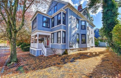 29 Creighton Street, Providence, RI 02906, USA