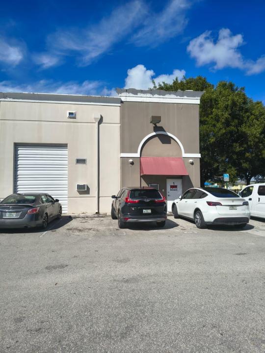 13400 SW 134 Avenue 1c, Miami, Florida 33186
