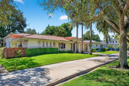 1266 NE 101st St, Miami Shores, Florida 33138, USA