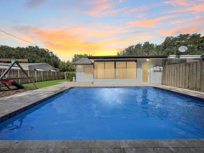 9424 SW 52nd St, Cooper City, Florida 33328, USA