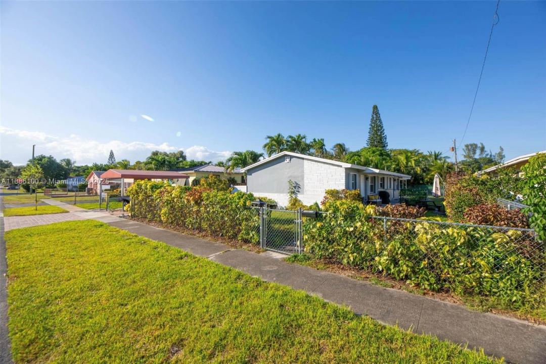 2235 Coolidge St, Hollywood, Floryda 33020, USA