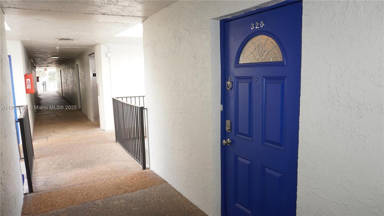 3710 N Pine Island Rd 320, Sunrise, פלורידה 33351, ארצות הברית של אמריקה