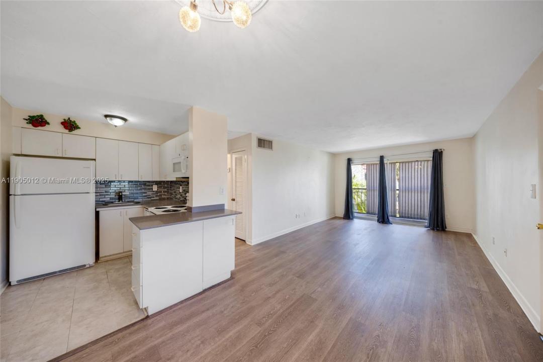 8701 SW 141st St F6, Palmetto Bay, Florida 33176, USA