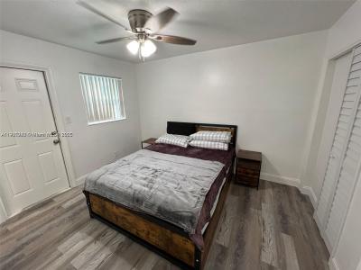 2744 NW 13th St B, Fort Lauderdale, Florida 33311, USA