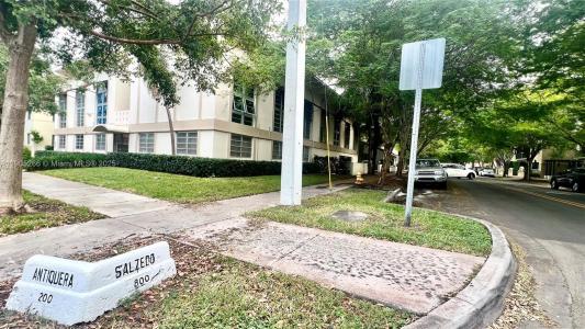 234 Antiquera Ave 12, Coral Gables, Florida 33134, USA