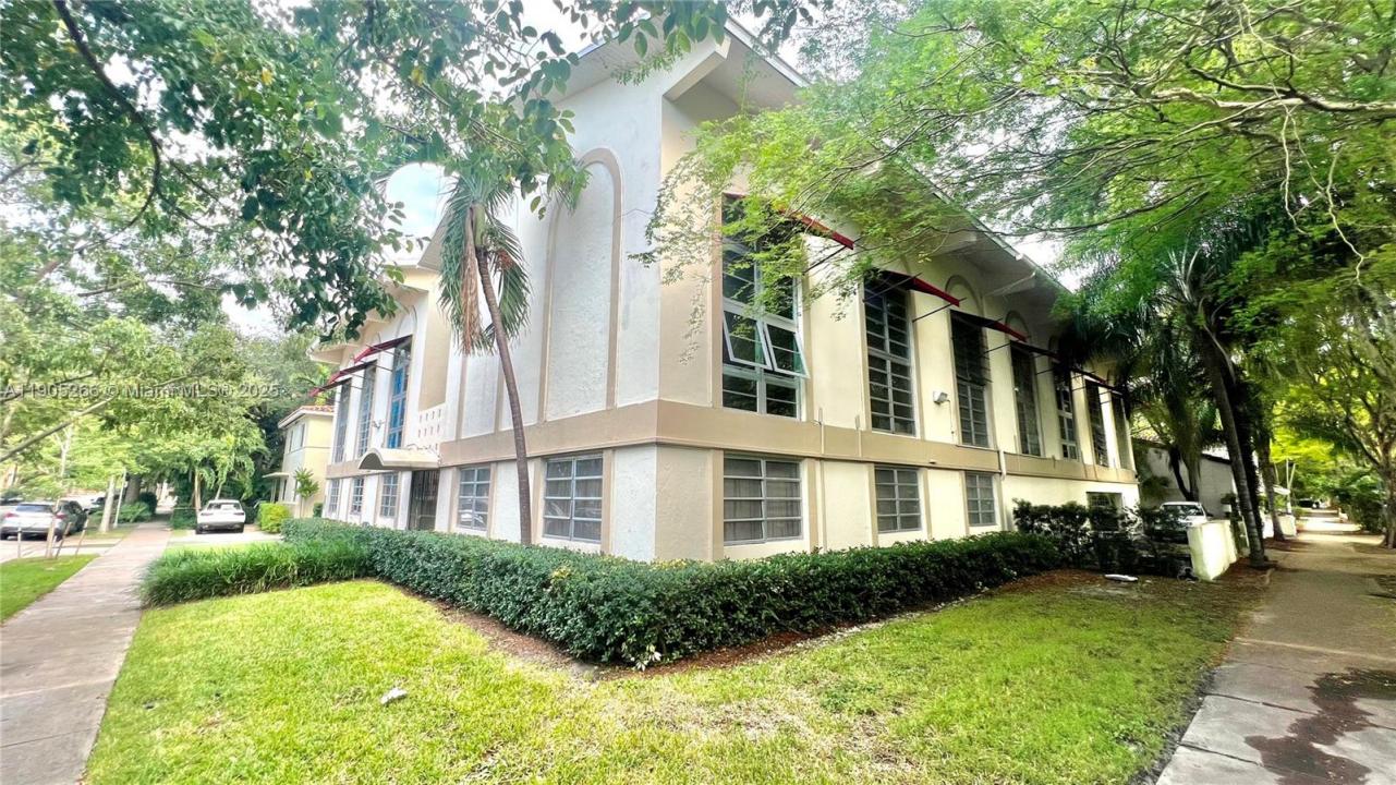 234 Antiquera Ave 12, Coral Gables, Florida 33134