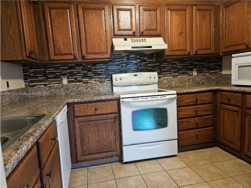 154 Sandalwood Dr., Kissimmee, Floride 34743, États-Unis