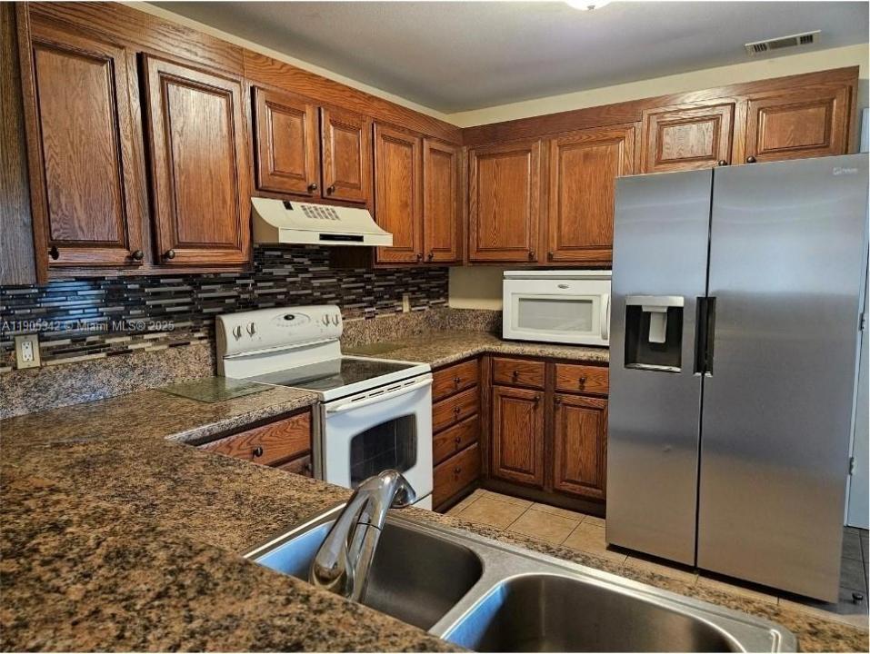 154 Sandalwood Dr., Kissimmee, Floride 34743, États-Unis