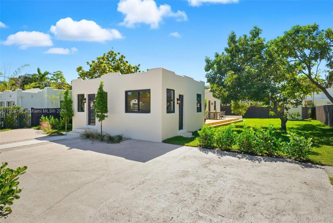 2544 SW 19th St, Miami, Florida 33145