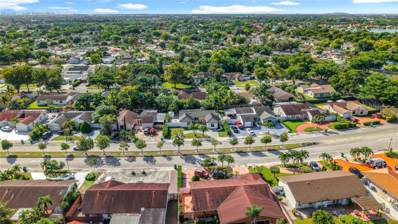 5874 NW 199th St, Hialeah, Florida 33015, Estados Unidos