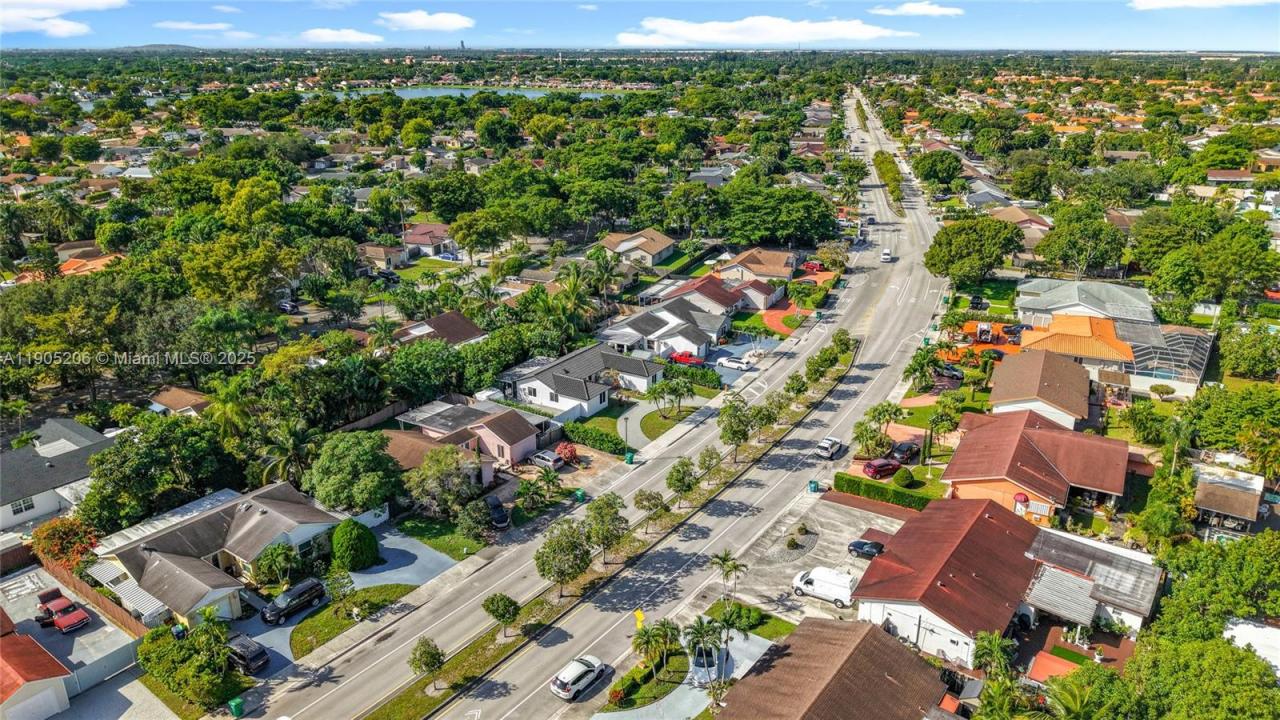 5874 NW 199th St, Hialeah, Florida 33015, Estados Unidos