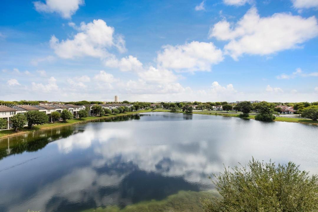 10290 NW 9th St Cir 512, Miami, Flórida 33172, Estados Unidos